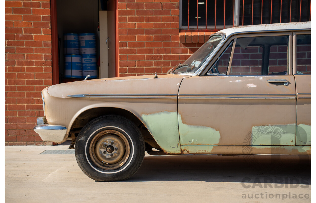 1/1964 Toyota Crown Custom 4d Wagon Brown 1.9L