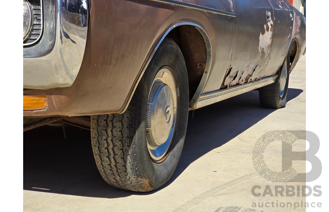 5/1971 Chrysler by Chrysler CJ 4d Sedan Brown V8 5.9L - Parts Only