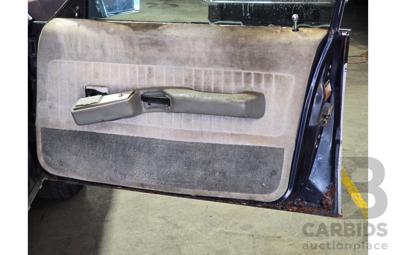 12/1981 Ford ZJ Fairlane 4d Sedan Blue / Silver V8 4.9L