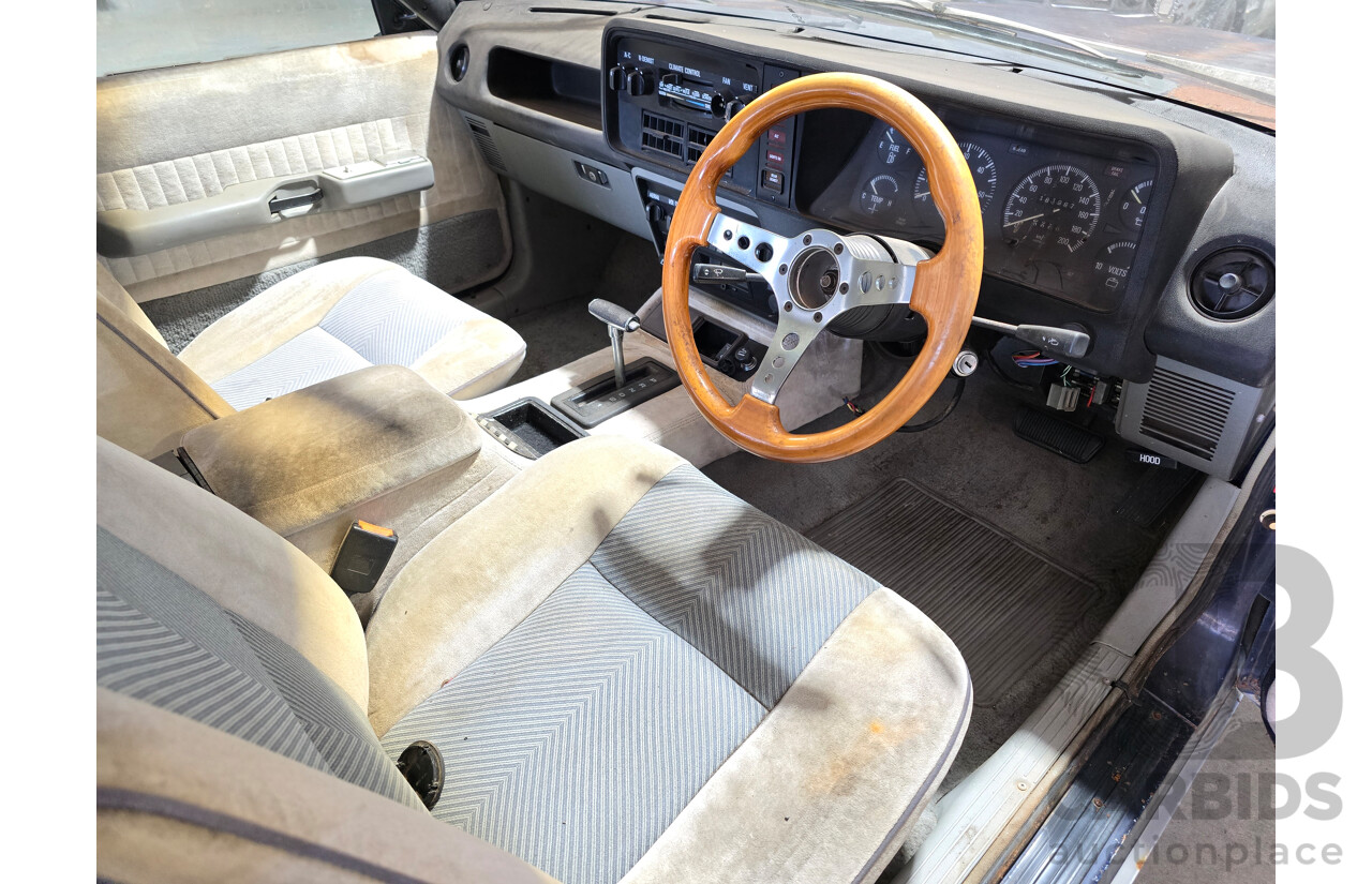 12/1981 Ford ZJ Fairlane 4d Sedan Blue / Silver V8 4.9L