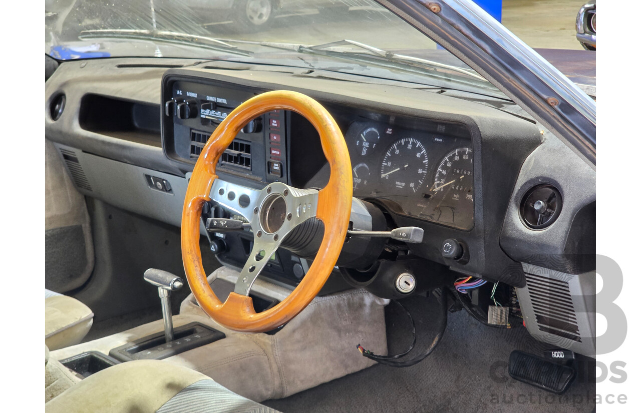 12/1981 Ford ZJ Fairlane 4d Sedan Blue / Silver V8 4.9L