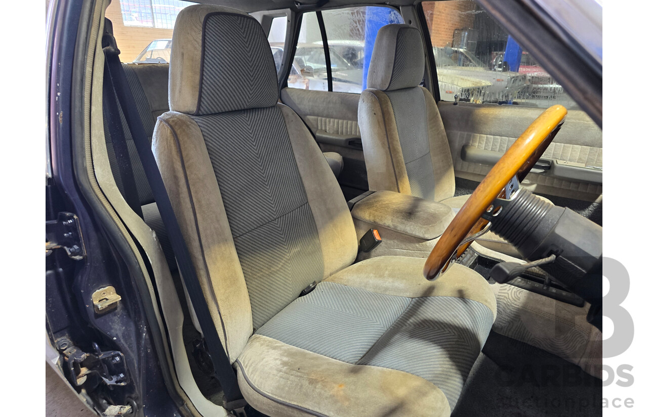 12/1981 Ford ZJ Fairlane 4d Sedan Blue / Silver V8 4.9L