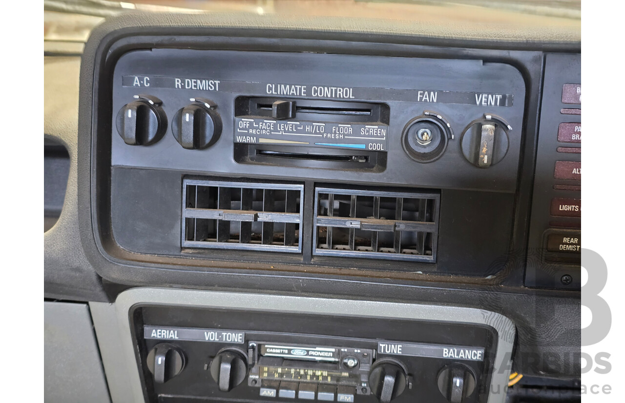 12/1981 Ford ZJ Fairlane 4d Sedan Blue / Silver V8 4.9L