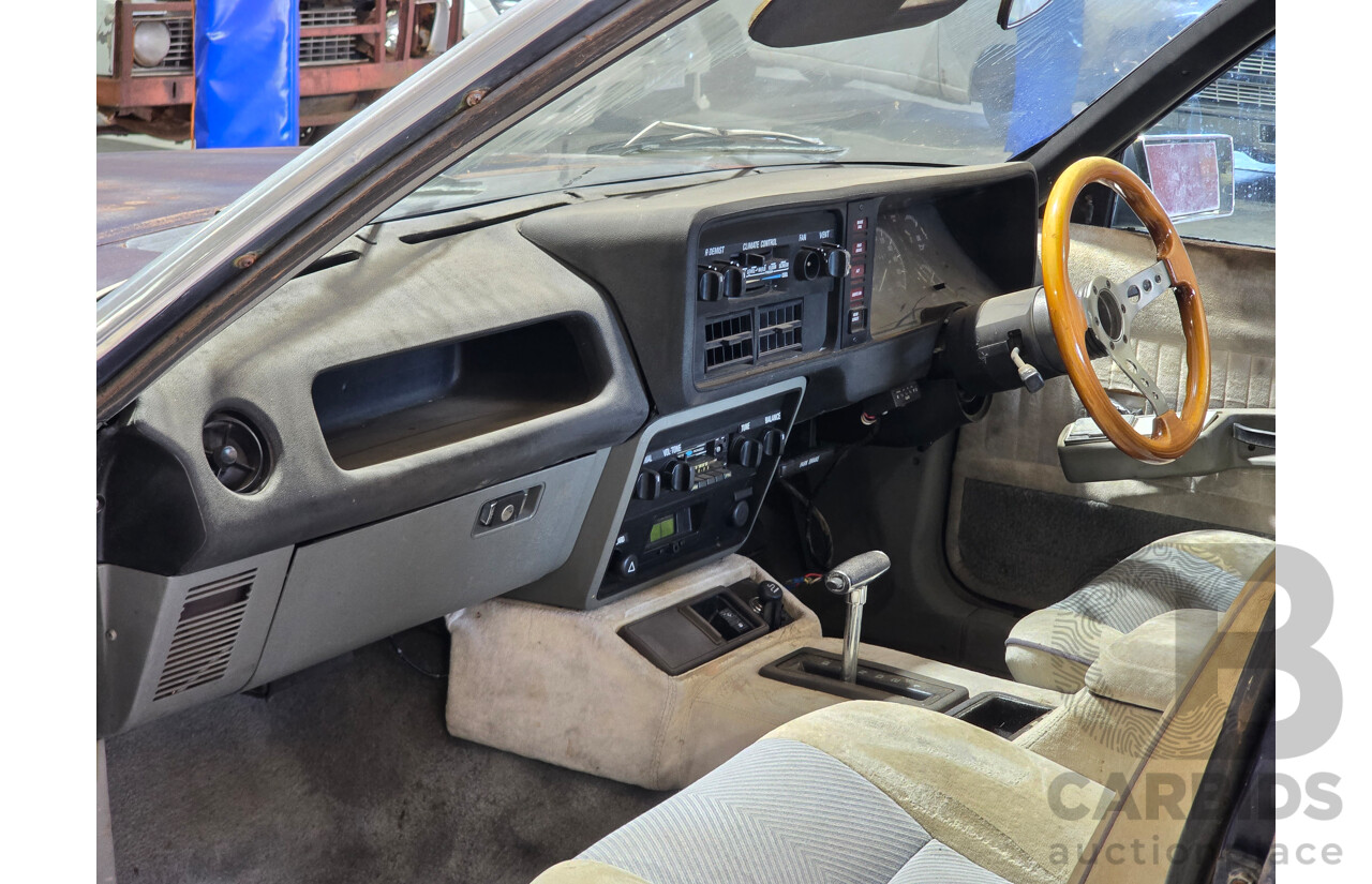 12/1981 Ford ZJ Fairlane 4d Sedan Blue / Silver V8 4.9L