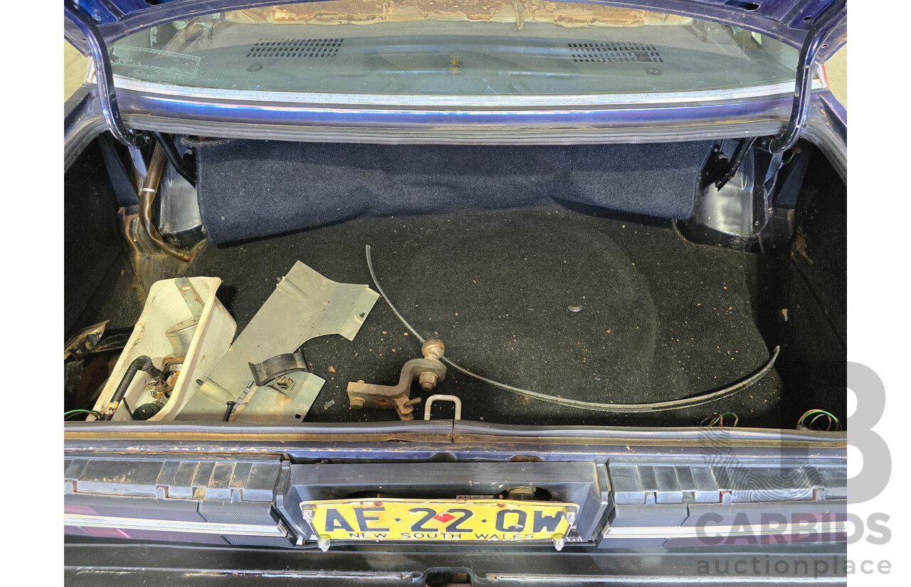 12/1981 Ford ZJ Fairlane 4d Sedan Blue / Silver V8 4.9L