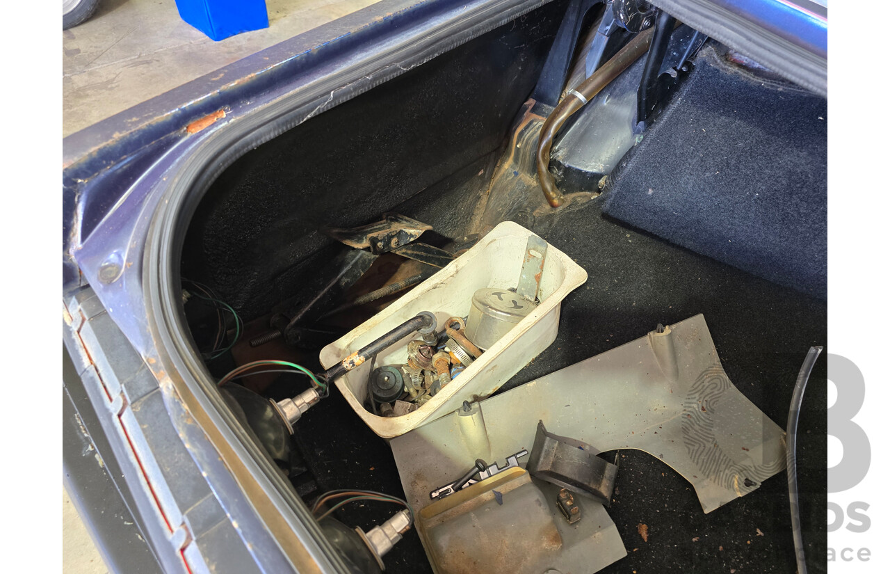 12/1981 Ford ZJ Fairlane 4d Sedan Blue / Silver V8 4.9L