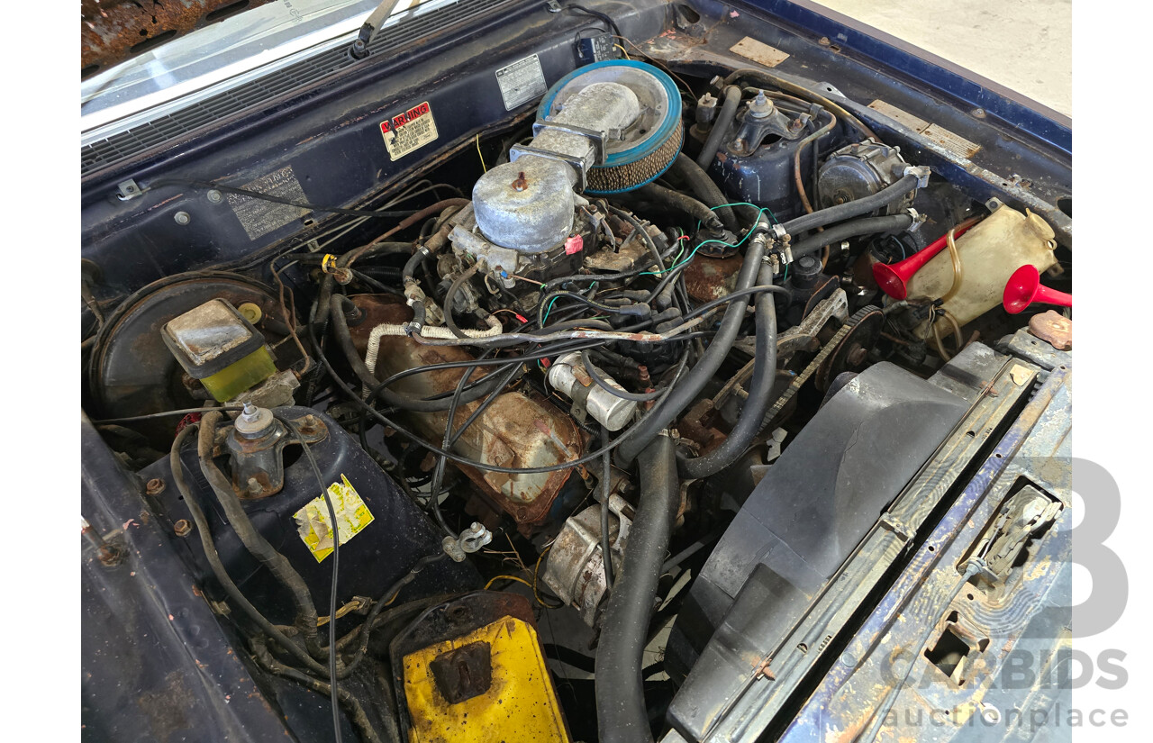 12/1981 Ford ZJ Fairlane 4d Sedan Blue / Silver V8 4.9L