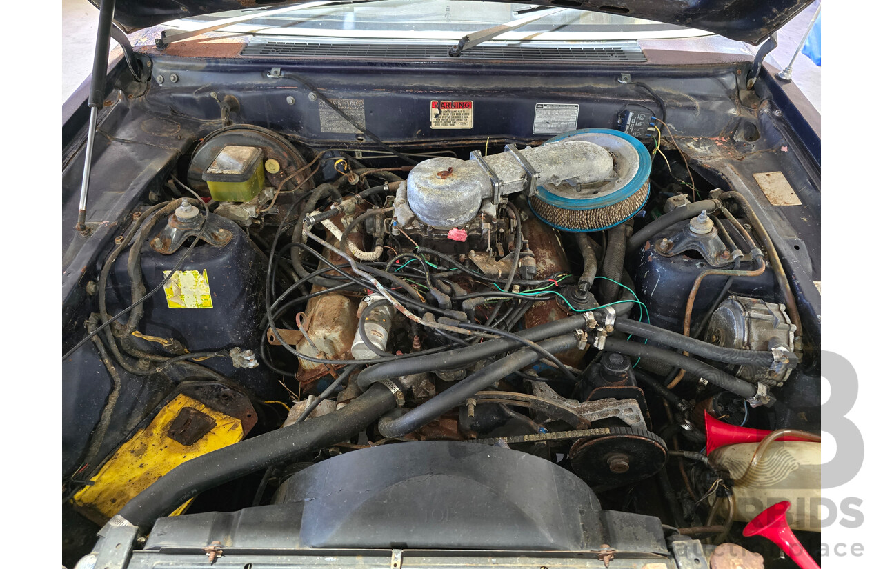 12/1981 Ford ZJ Fairlane 4d Sedan Blue / Silver V8 4.9L