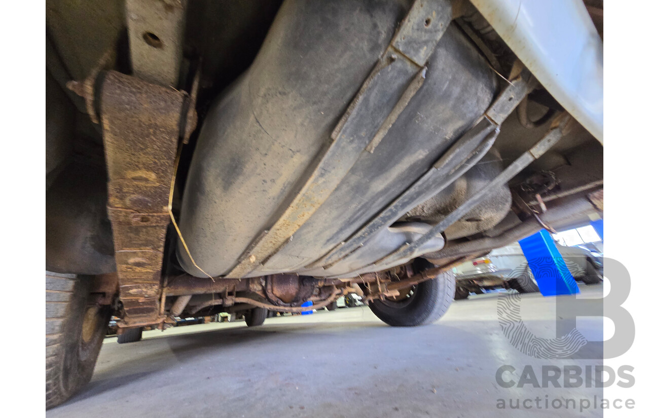 12/1981 Ford ZJ Fairlane 4d Sedan Blue / Silver V8 4.9L