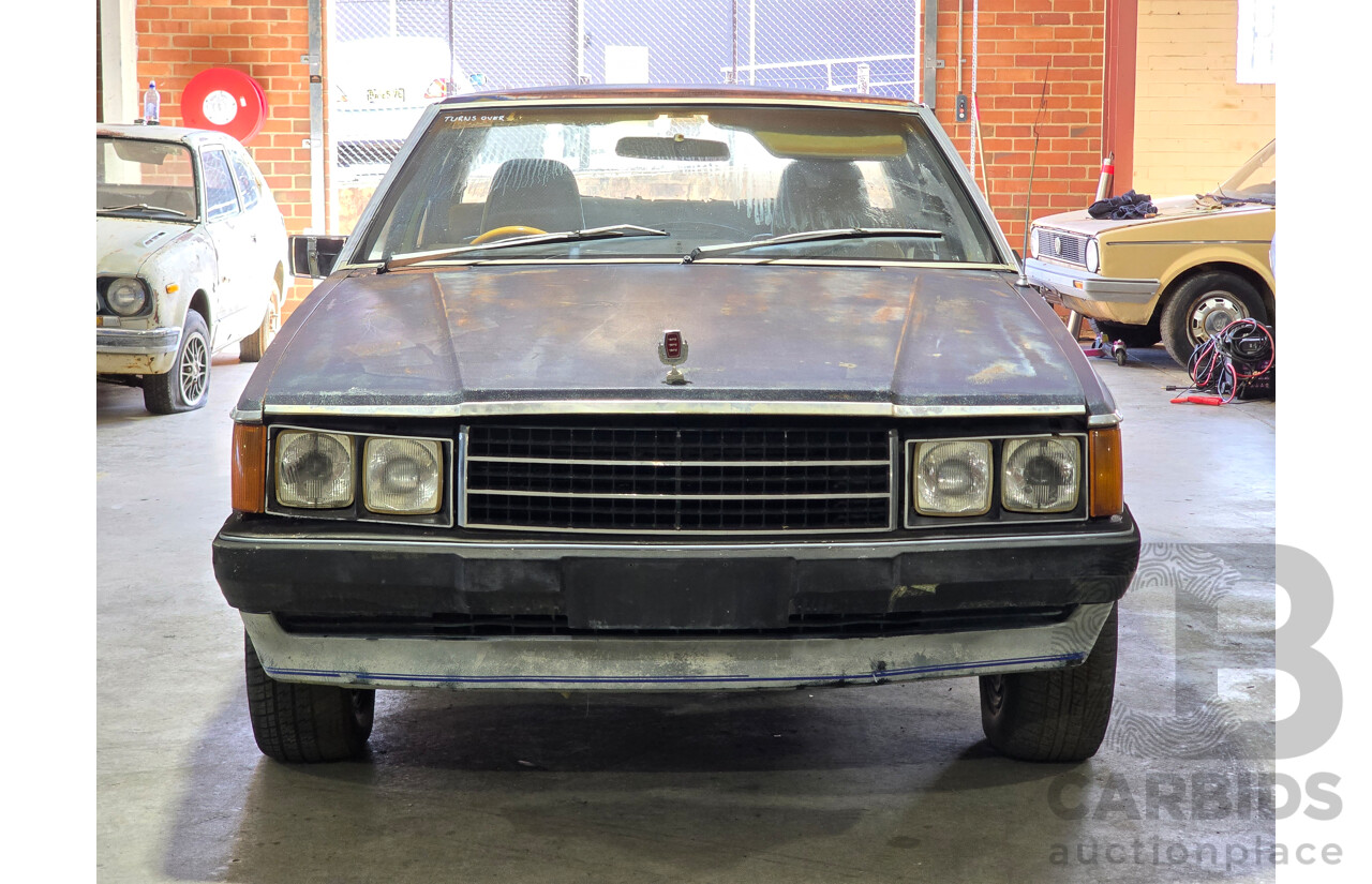 12/1981 Ford ZJ Fairlane 4d Sedan Blue / Silver V8 4.9L