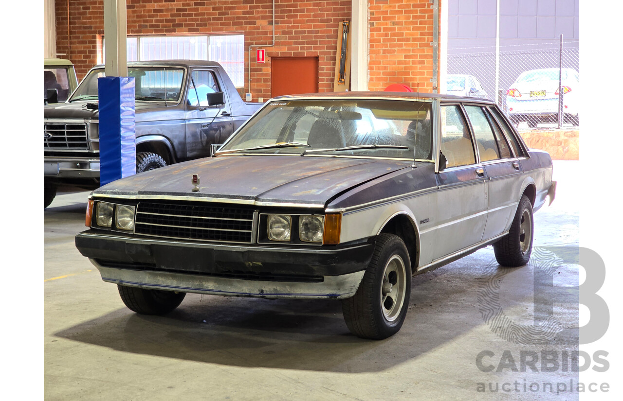 12/1981 Ford ZJ Fairlane 4d Sedan Blue / Silver V8 4.9L
