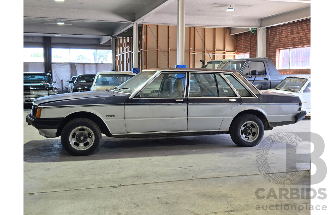 12/1981 Ford ZJ Fairlane 4d Sedan Blue / Silver V8 4.9L