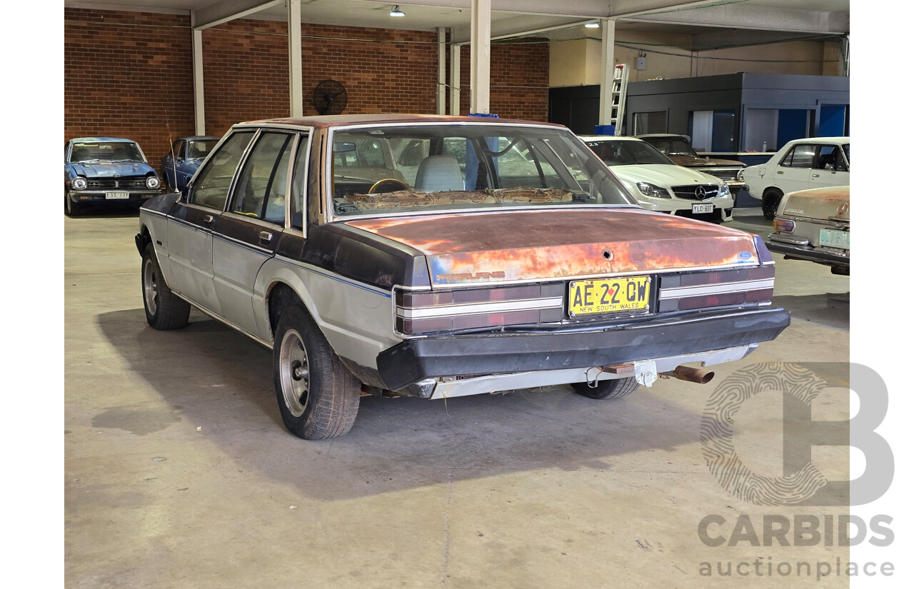 12/1981 Ford ZJ Fairlane 4d Sedan Blue / Silver V8 4.9L