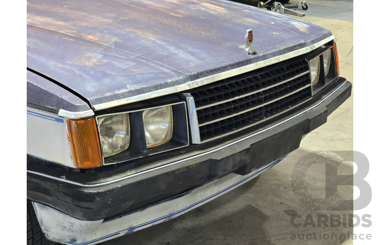 12/1981 Ford ZJ Fairlane 4d Sedan Blue / Silver V8 4.9L