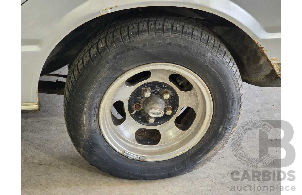 12/1981 Ford ZJ Fairlane 4d Sedan Blue / Silver V8 4.9L