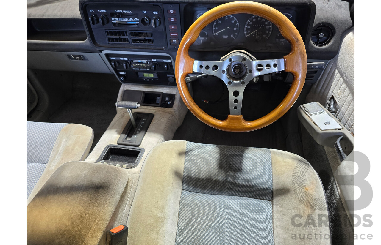 12/1981 Ford ZJ Fairlane 4d Sedan Blue / Silver V8 4.9L