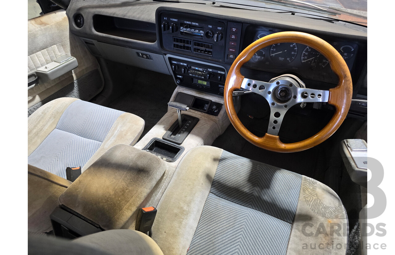 12/1981 Ford ZJ Fairlane 4d Sedan Blue / Silver V8 4.9L