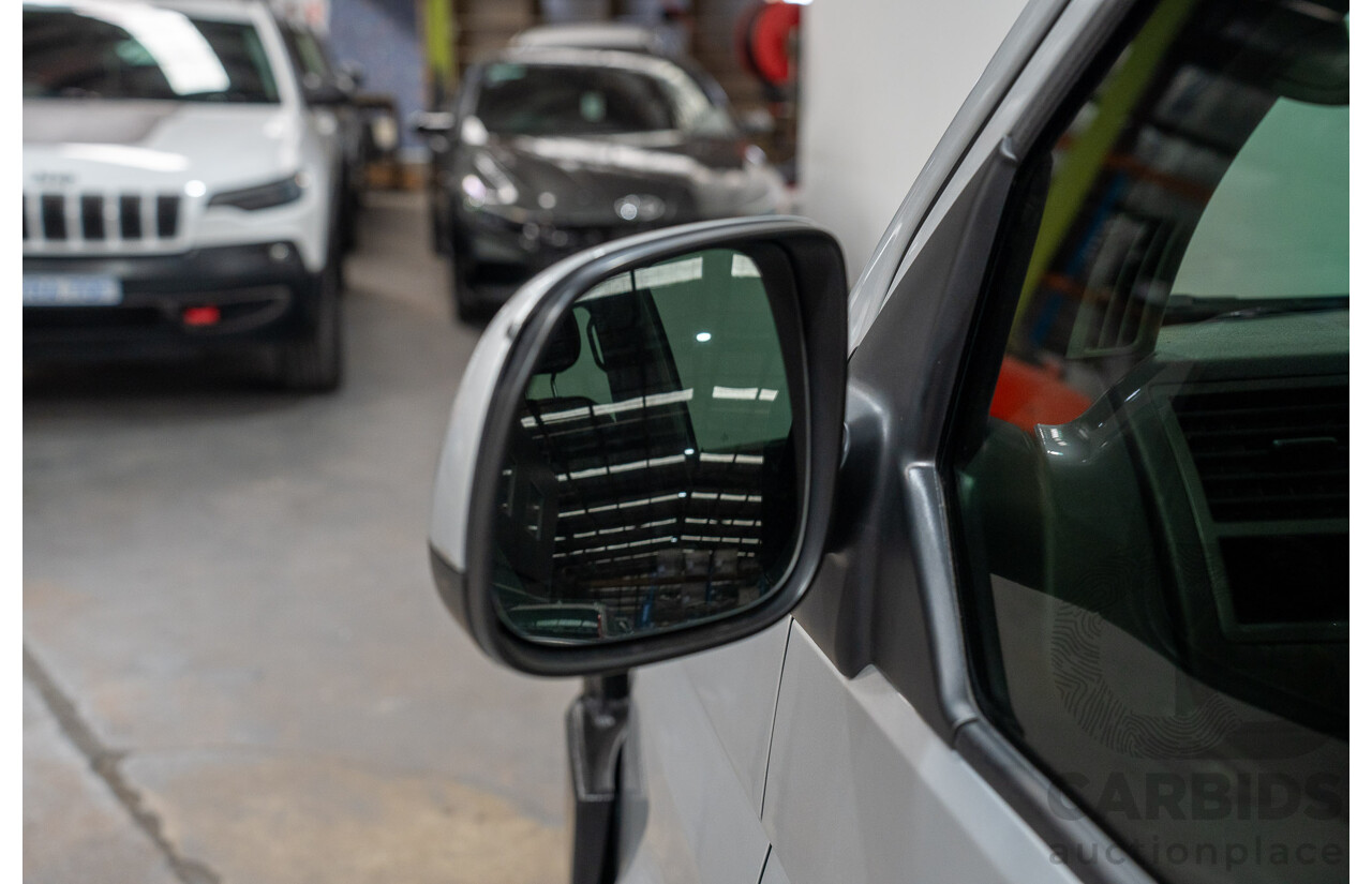 10/2015 Volkswagen Multivan Comfortline TDI400 FWD T5 MY15 4D Wagon Reflex Silver Turbo Diesel 2.0L - 7 Seats