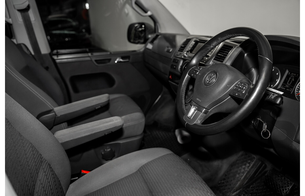 10/2015 Volkswagen Multivan Comfortline TDI400 FWD T5 MY15 4D Wagon Reflex Silver Turbo Diesel 2.0L - 7 Seats