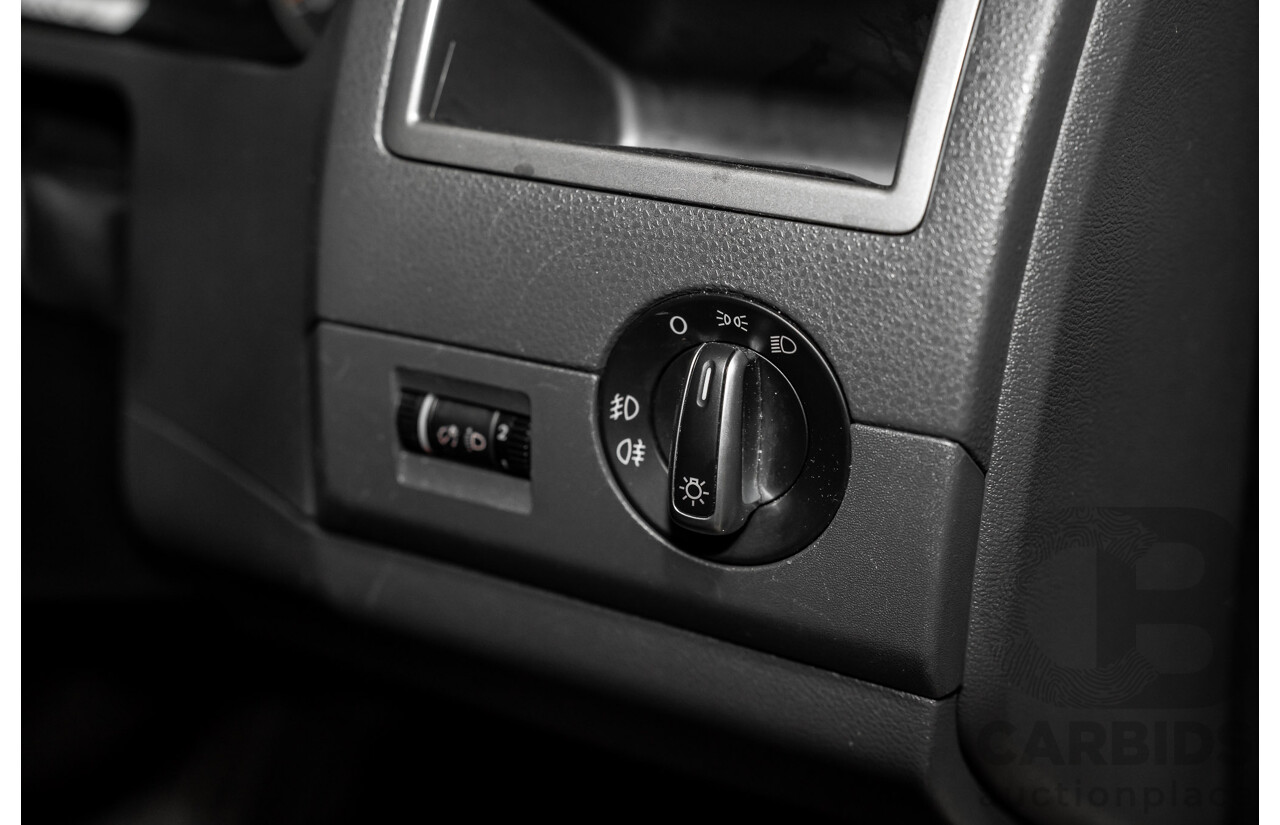 10/2015 Volkswagen Multivan Comfortline TDI400 FWD T5 MY15 4D Wagon Reflex Silver Turbo Diesel 2.0L - 7 Seats