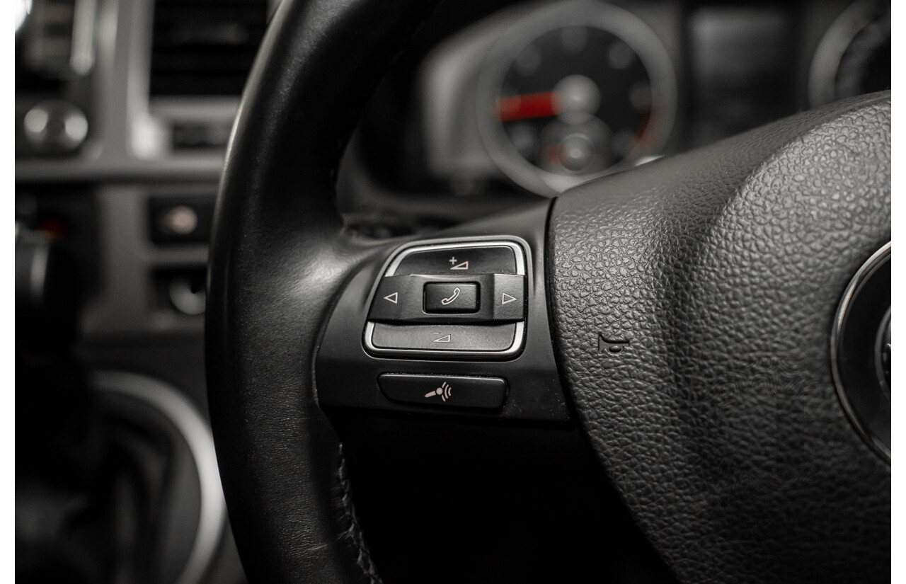 10/2015 Volkswagen Multivan Comfortline TDI400 FWD T5 MY15 4D Wagon Reflex Silver Turbo Diesel 2.0L - 7 Seats