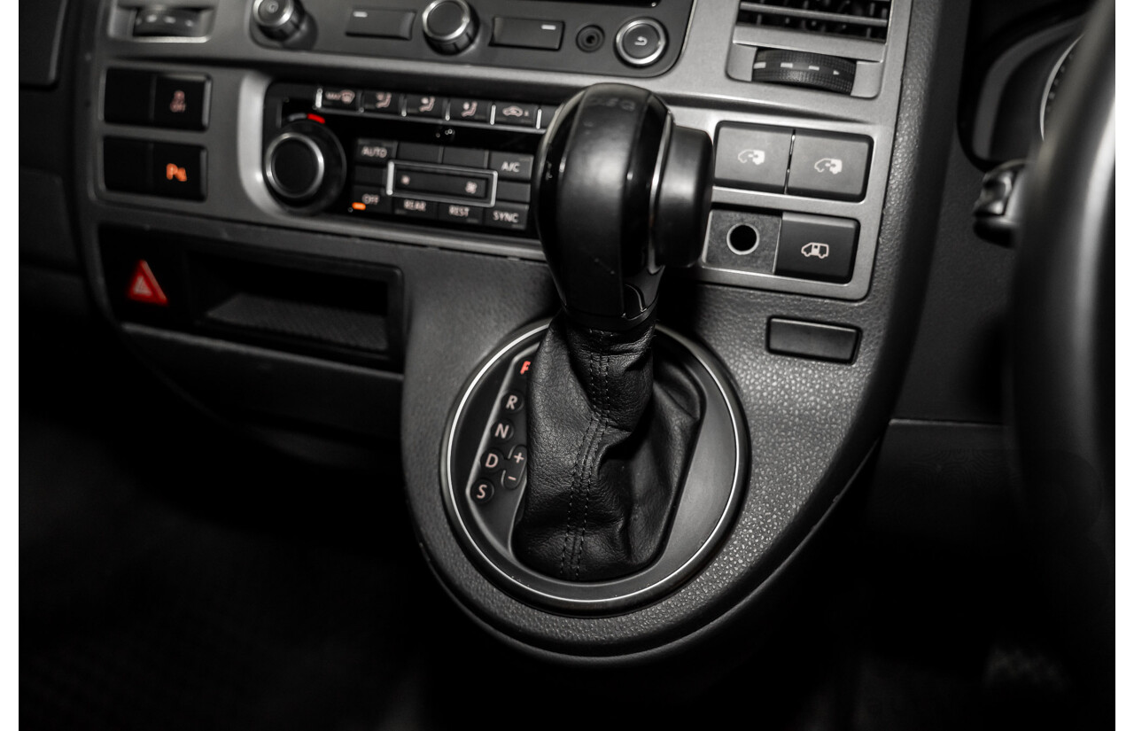 10/2015 Volkswagen Multivan Comfortline TDI400 FWD T5 MY15 4D Wagon Reflex Silver Turbo Diesel 2.0L - 7 Seats