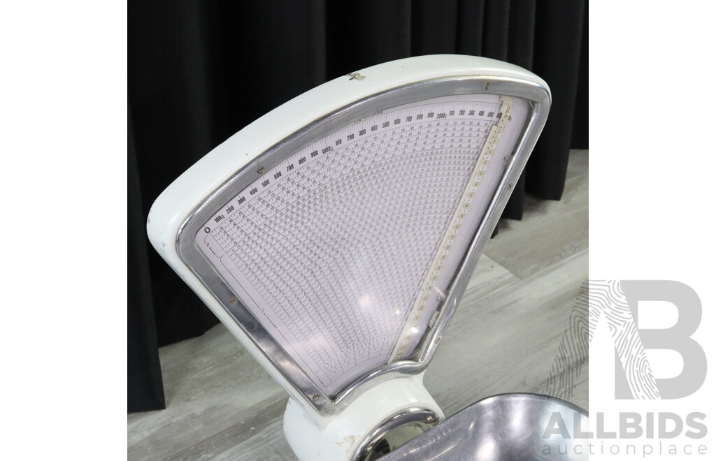 Vintage Enamel Butchers Scales