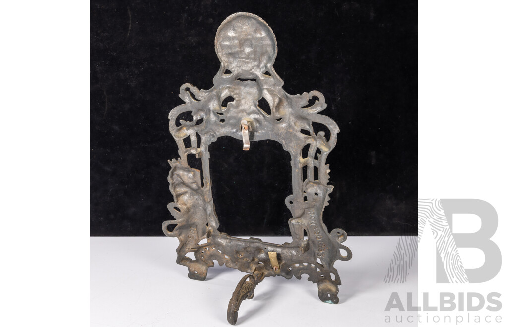 Vintage Metal Photograph Frame with English Theme