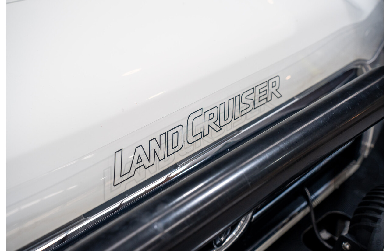 02/2020 Toyota Landcruiser GXL (4x4) 4x4 VDJ76R 4d Wagon White Turbo Diesel V8 4.5L