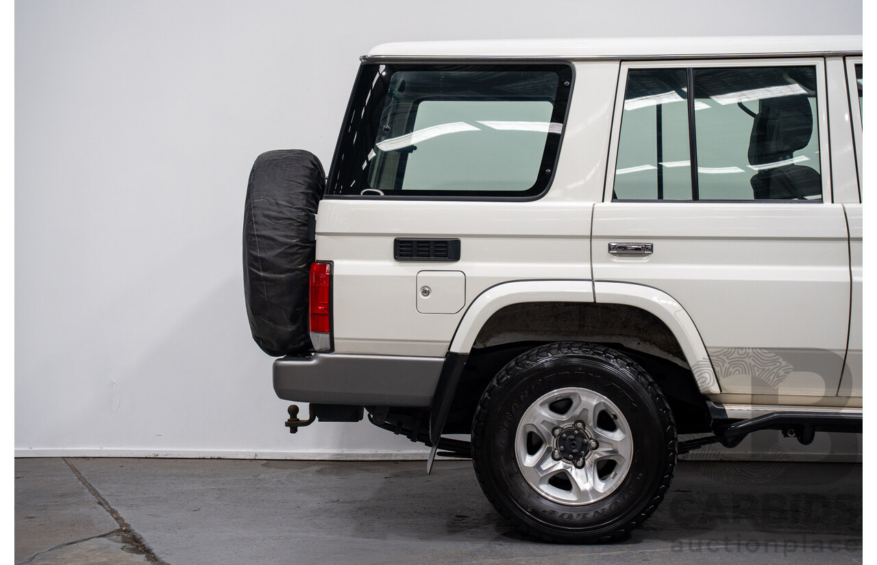 02/2020 Toyota Landcruiser GXL (4x4) 4x4 VDJ76R 4d Wagon White Turbo Diesel V8 4.5L