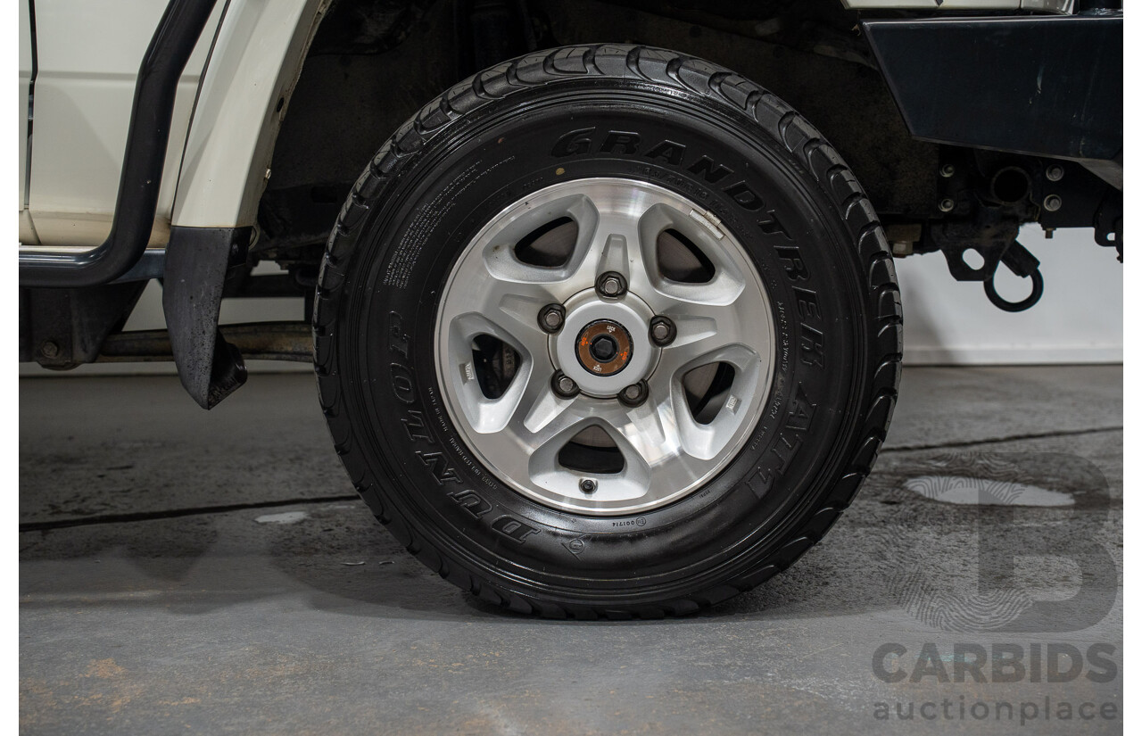 02/2020 Toyota Landcruiser GXL (4x4) 4x4 VDJ76R 4d Wagon White Turbo Diesel V8 4.5L