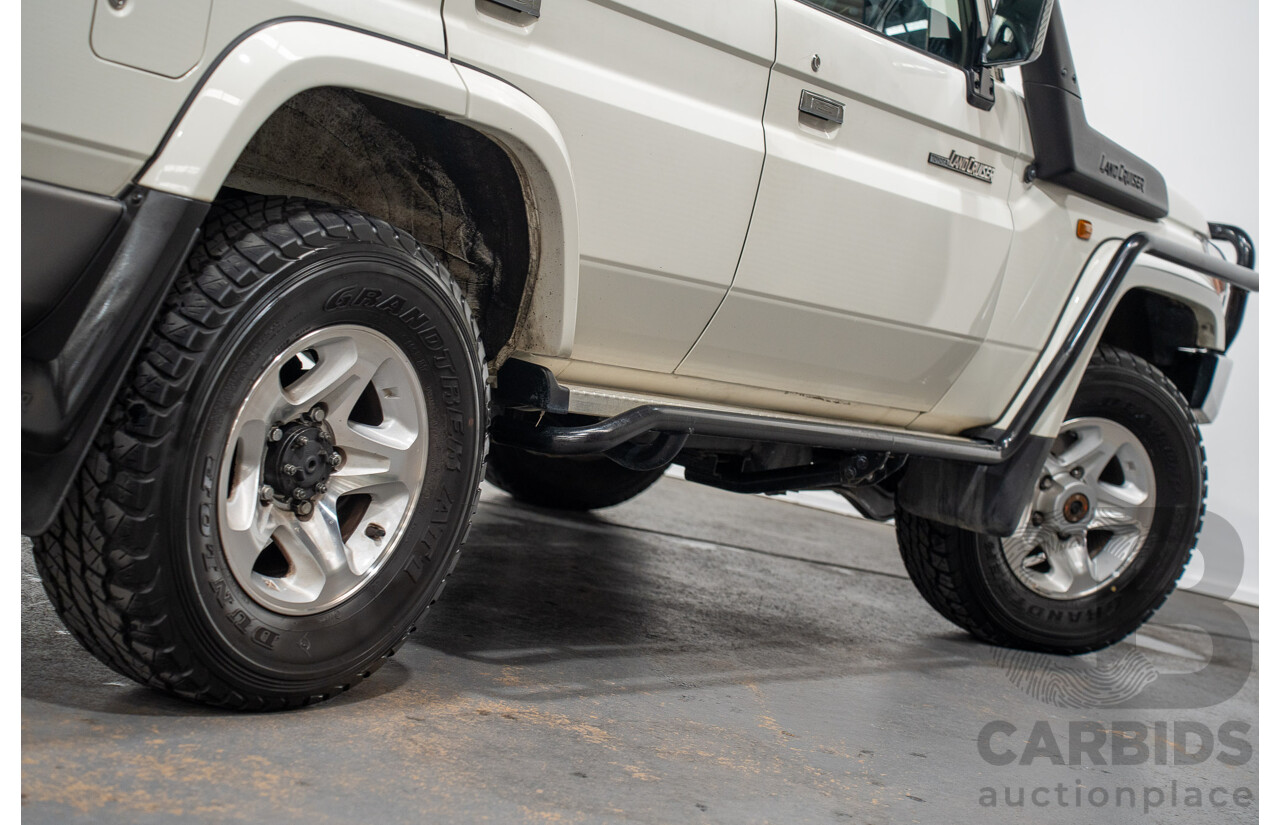 02/2020 Toyota Landcruiser GXL (4x4) 4x4 VDJ76R 4d Wagon White Turbo Diesel V8 4.5L