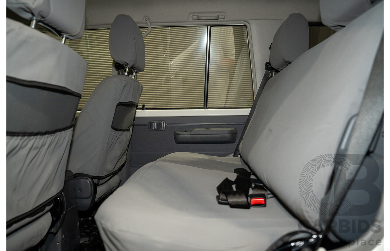 02/2020 Toyota Landcruiser GXL (4x4) 4x4 VDJ76R 4d Wagon White Turbo Diesel V8 4.5L