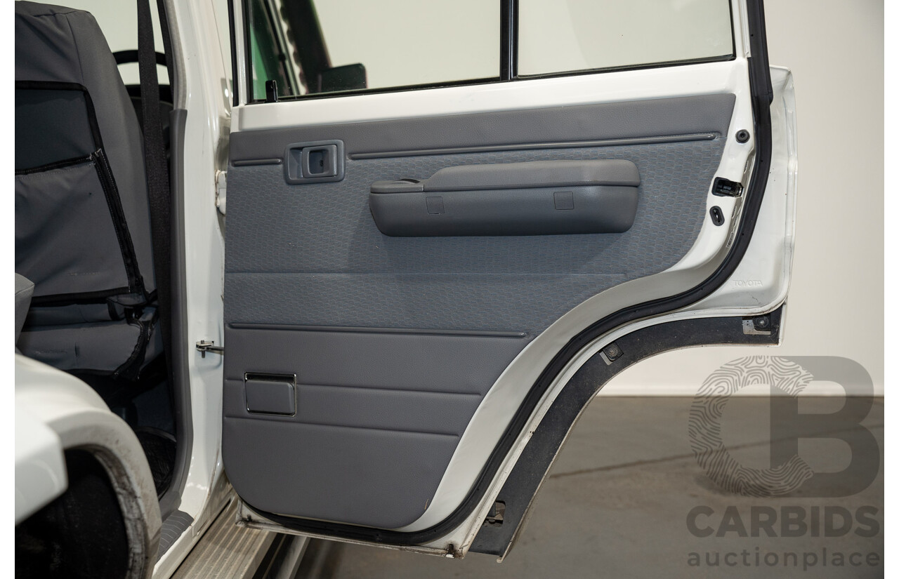 02/2020 Toyota Landcruiser GXL (4x4) 4x4 VDJ76R 4d Wagon White Turbo Diesel V8 4.5L