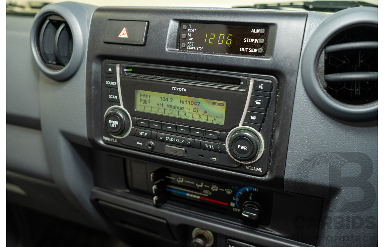 02/2020 Toyota Landcruiser GXL (4x4) 4x4 VDJ76R 4d Wagon White Turbo Diesel V8 4.5L