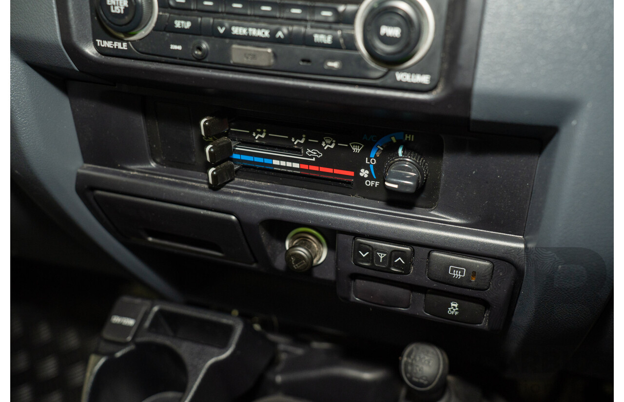 02/2020 Toyota Landcruiser GXL (4x4) 4x4 VDJ76R 4d Wagon White Turbo Diesel V8 4.5L