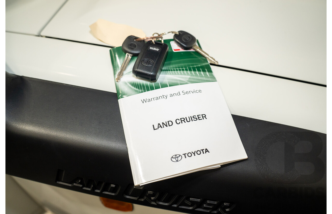 02/2020 Toyota Landcruiser GXL (4x4) 4x4 VDJ76R 4d Wagon White Turbo Diesel V8 4.5L