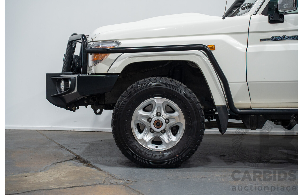 02/2020 Toyota Landcruiser GXL (4x4) 4x4 VDJ76R 4d Wagon White Turbo Diesel V8 4.5L