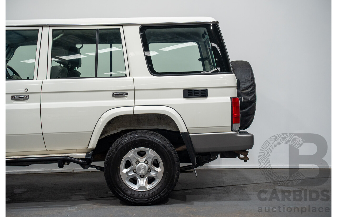 02/2020 Toyota Landcruiser GXL (4x4) 4x4 VDJ76R 4d Wagon White Turbo Diesel V8 4.5L