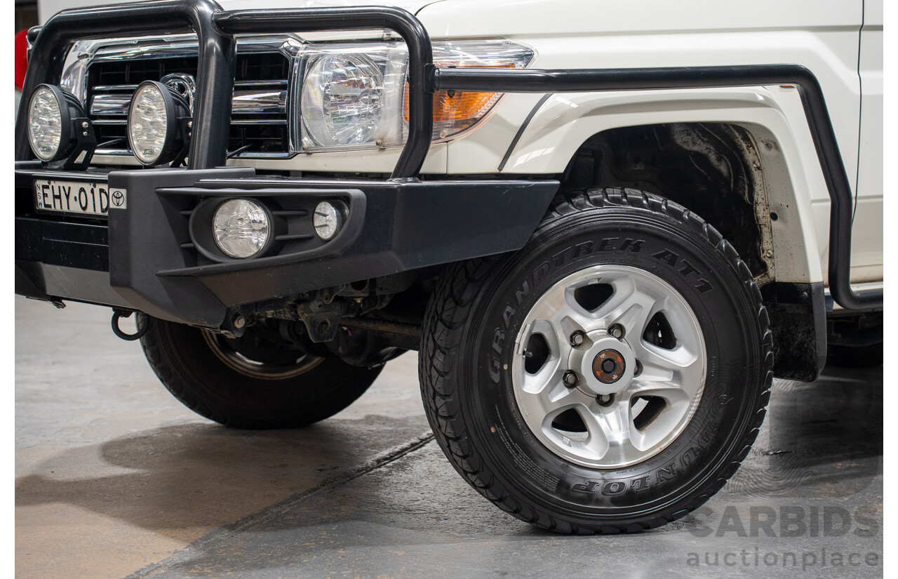 02/2020 Toyota Landcruiser GXL (4x4) 4x4 VDJ76R 4d Wagon White Turbo Diesel V8 4.5L