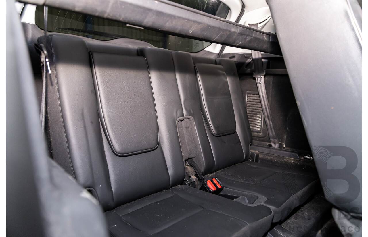 11/2016 Land Rover Discovery Sport TD4 180 HSE (AWD) LC MY17 4D Wagon Santorini Metallic Black Turbo Diesel 2.0L - 7 Seater