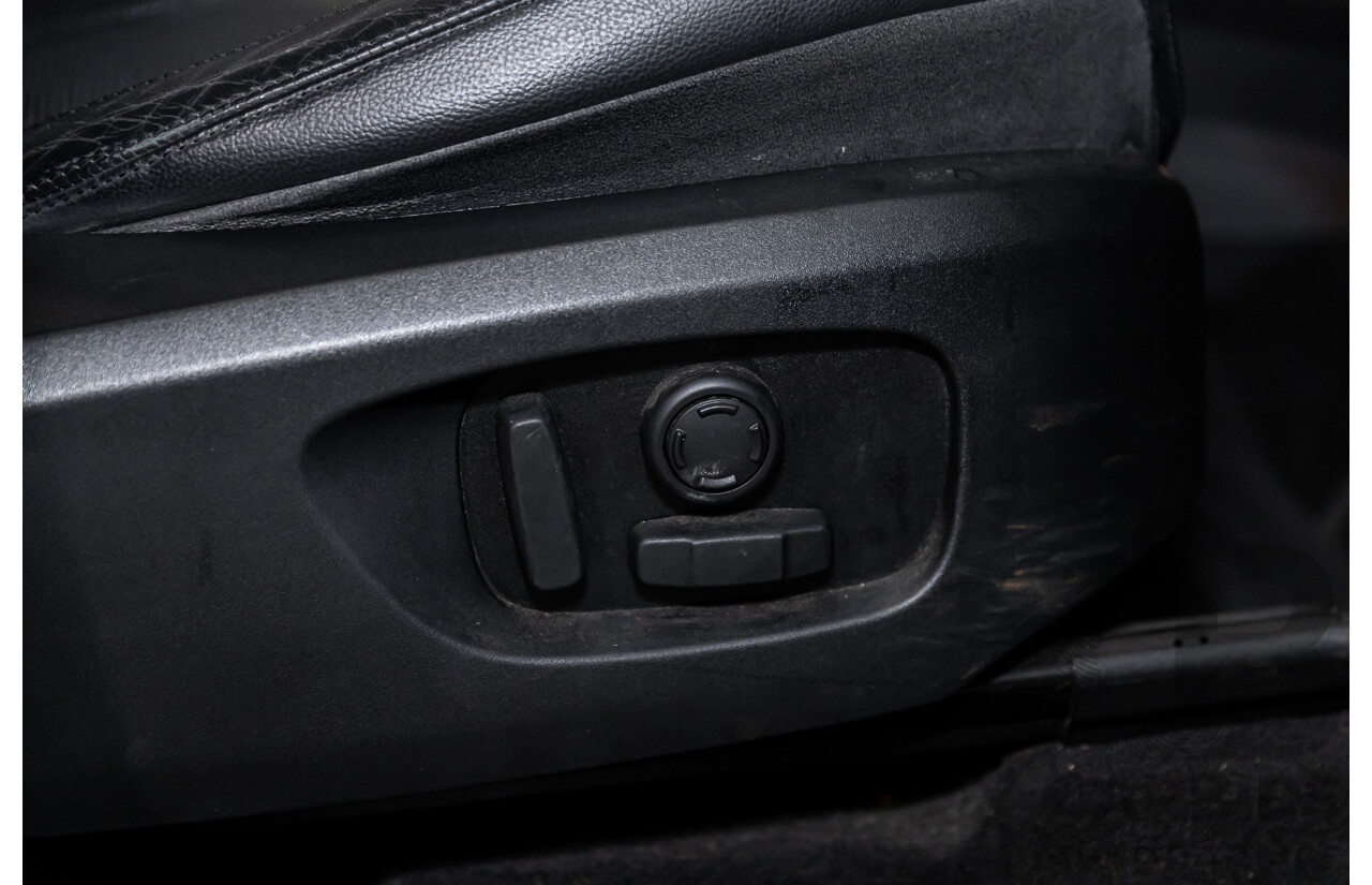 11/2016 Land Rover Discovery Sport TD4 180 HSE (AWD) LC MY17 4D Wagon Santorini Metallic Black Turbo Diesel 2.0L - 7 Seater