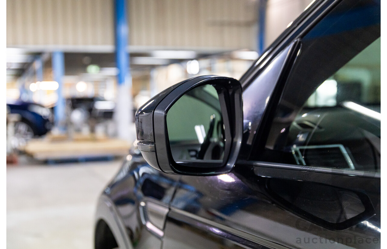 11/2016 Land Rover Discovery Sport TD4 180 HSE (AWD) LC MY17 4D Wagon Santorini Metallic Black Turbo Diesel 2.0L - 7 Seater