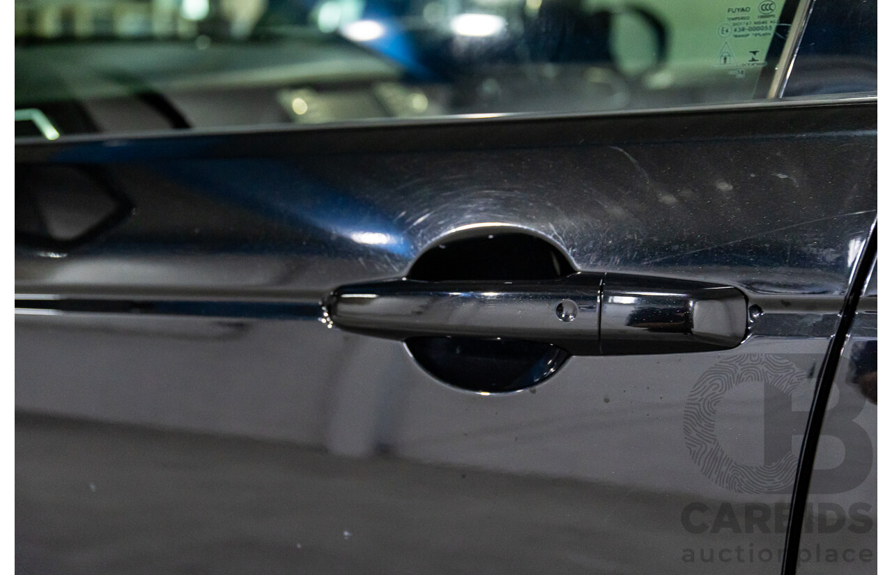 11/2016 Land Rover Discovery Sport TD4 180 HSE (AWD) LC MY17 4D Wagon Santorini Metallic Black Turbo Diesel 2.0L - 7 Seater