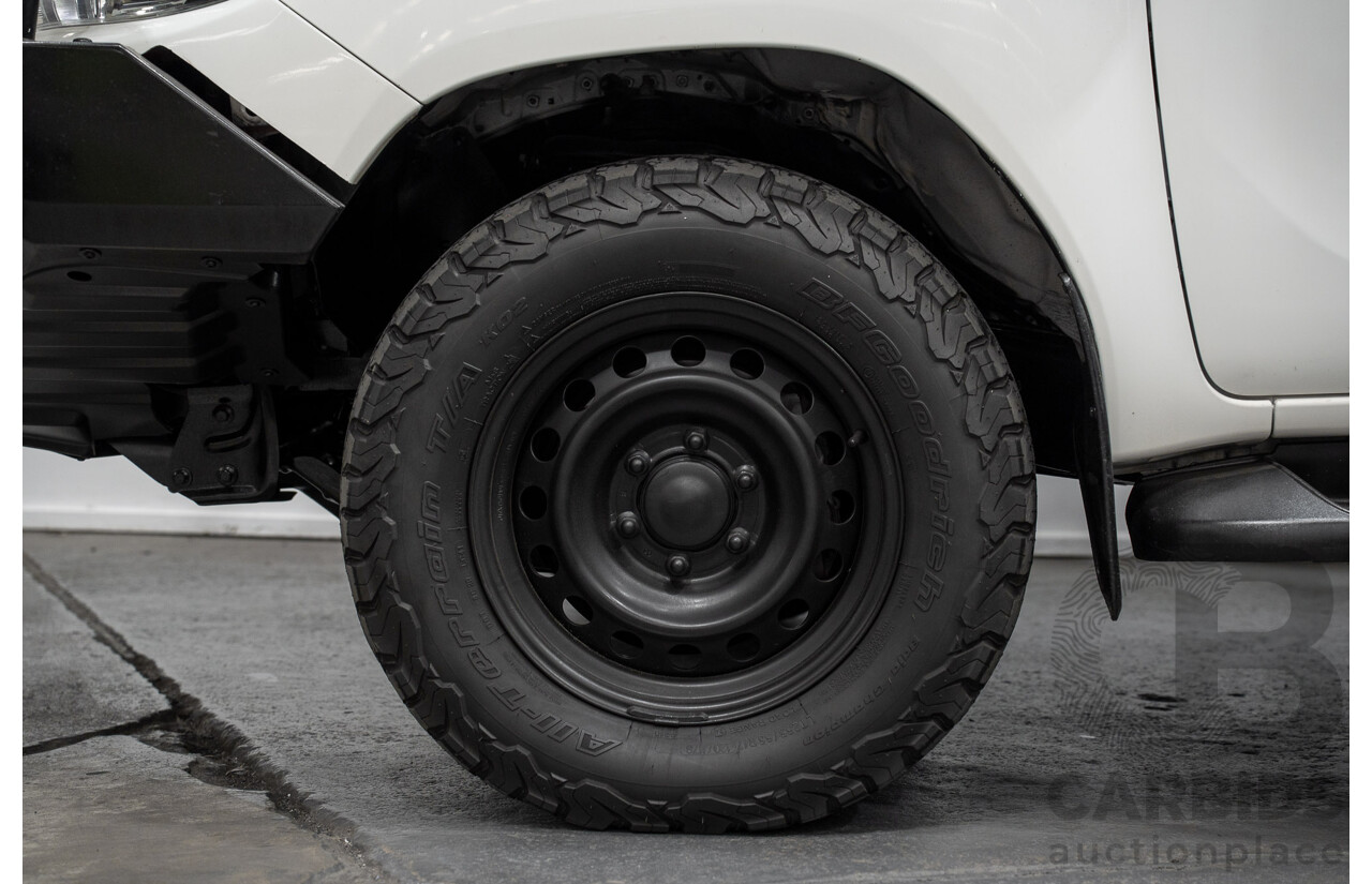 5/2019 Toyota Hilux SR (4x4) GUN126R MY19 UPGRADE Double C/Chas White Turbo Diesel 2.8L
