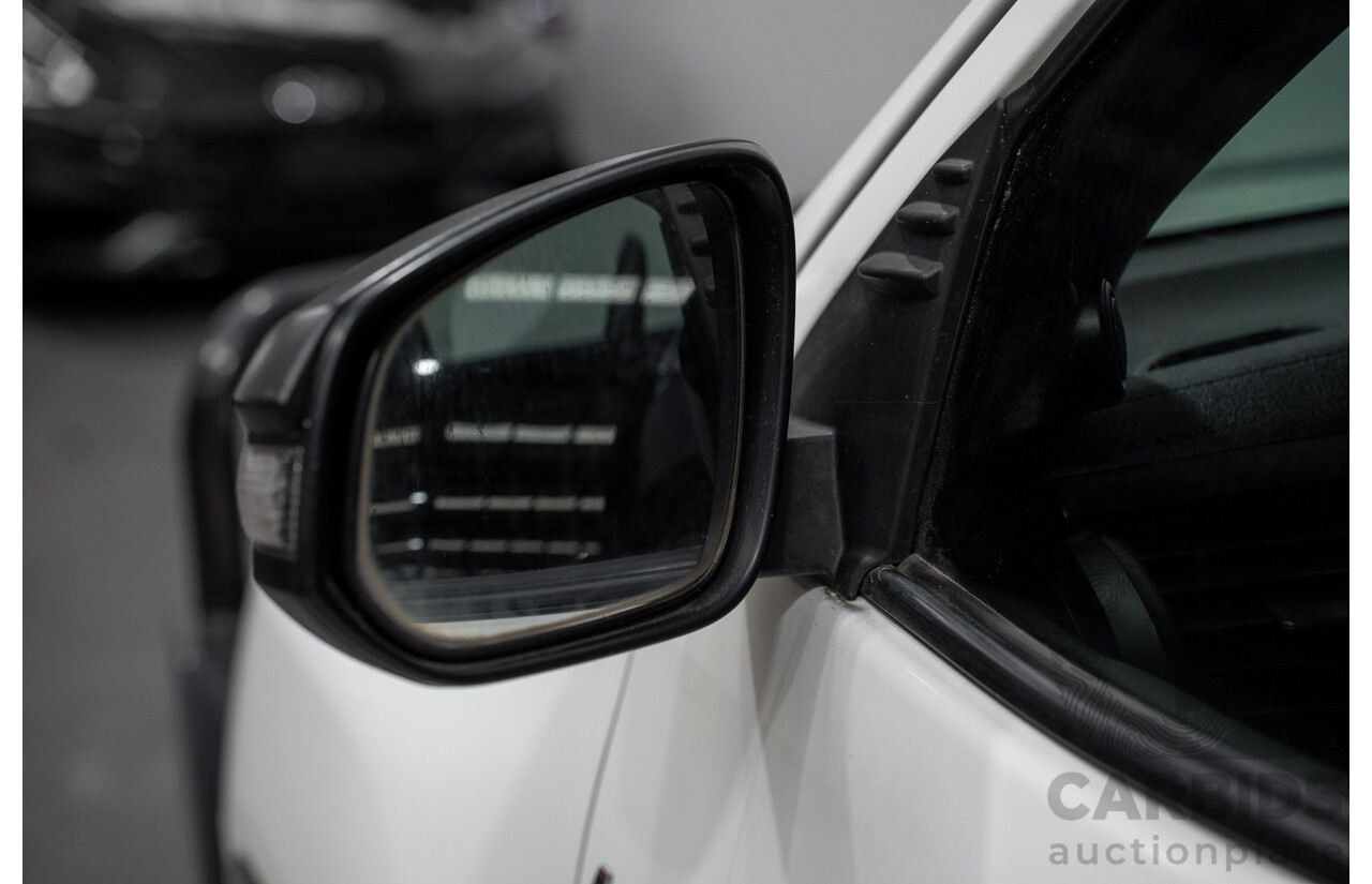 5/2019 Toyota Hilux SR (4x4) GUN126R MY19 UPGRADE Double C/Chas White Turbo Diesel 2.8L