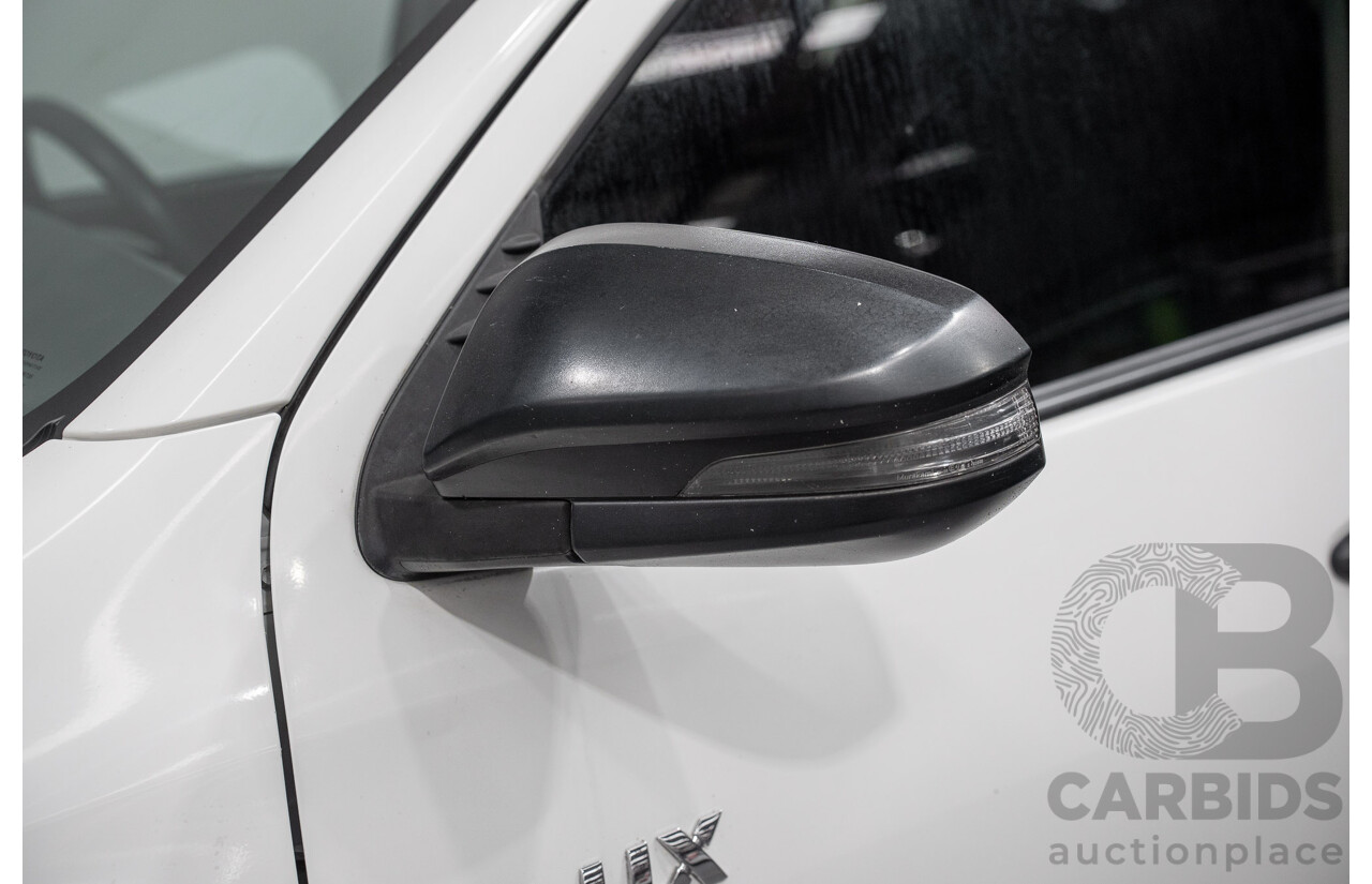 5/2019 Toyota Hilux SR (4x4) GUN126R MY19 UPGRADE Double C/Chas White Turbo Diesel 2.8L