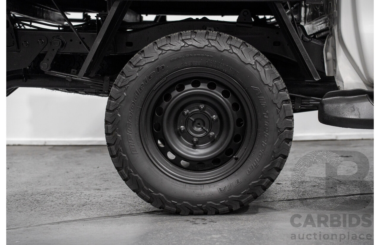 5/2019 Toyota Hilux SR (4x4) GUN126R MY19 UPGRADE Double C/Chas White Turbo Diesel 2.8L