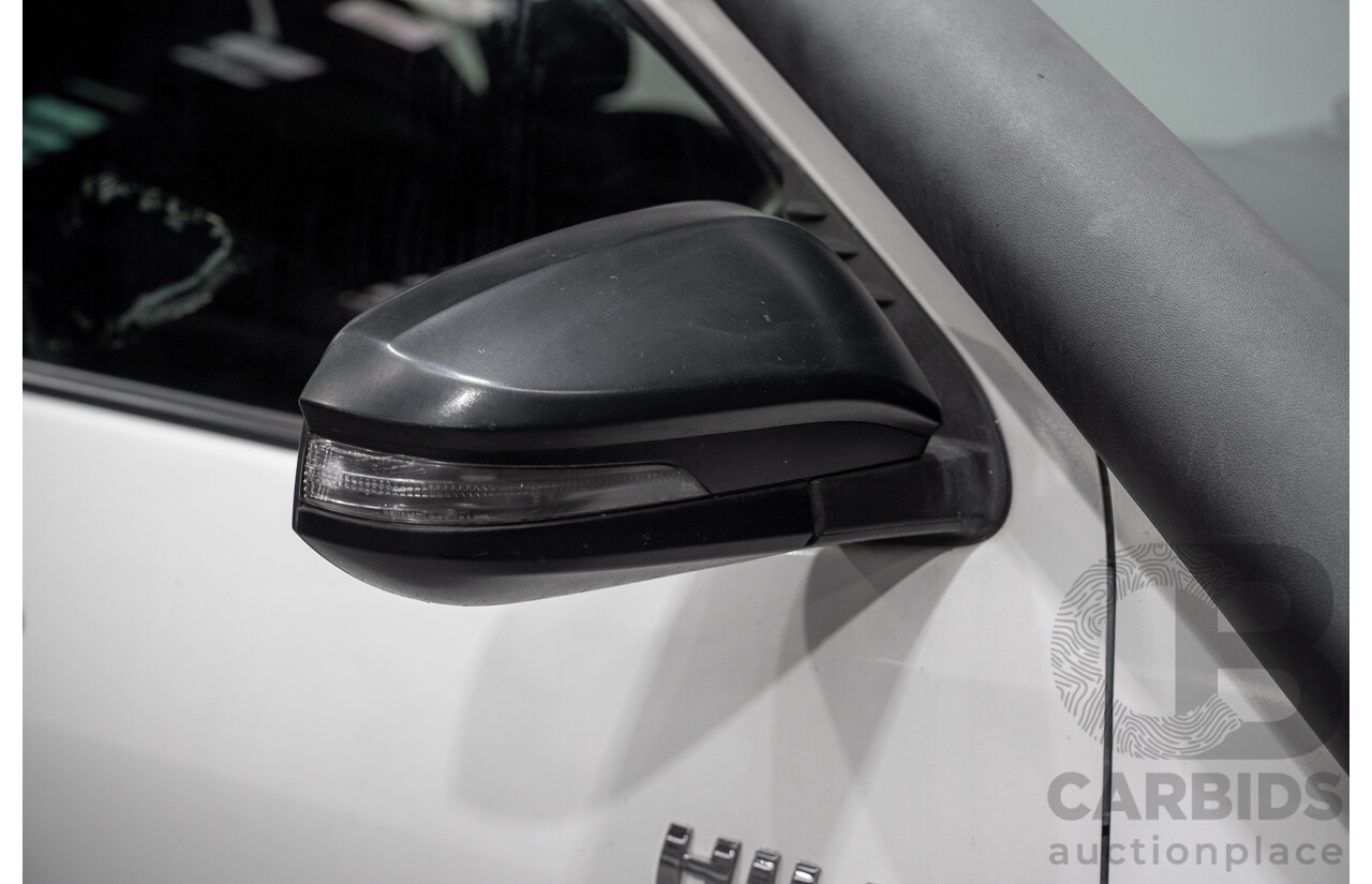 5/2019 Toyota Hilux SR (4x4) GUN126R MY19 UPGRADE Double C/Chas White Turbo Diesel 2.8L