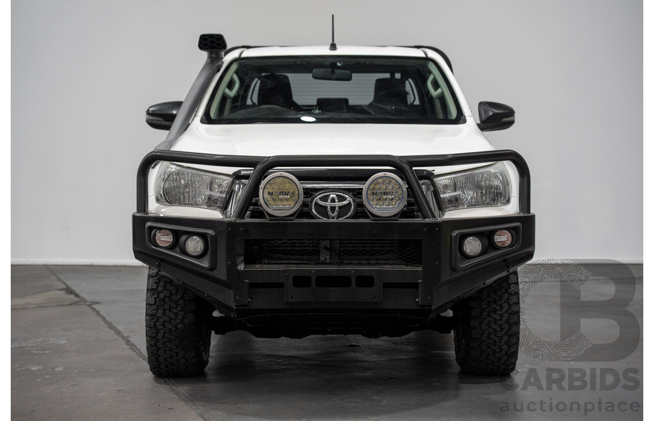 5/2019 Toyota Hilux SR (4x4) GUN126R MY19 UPGRADE Double C/Chas White Turbo Diesel 2.8L
